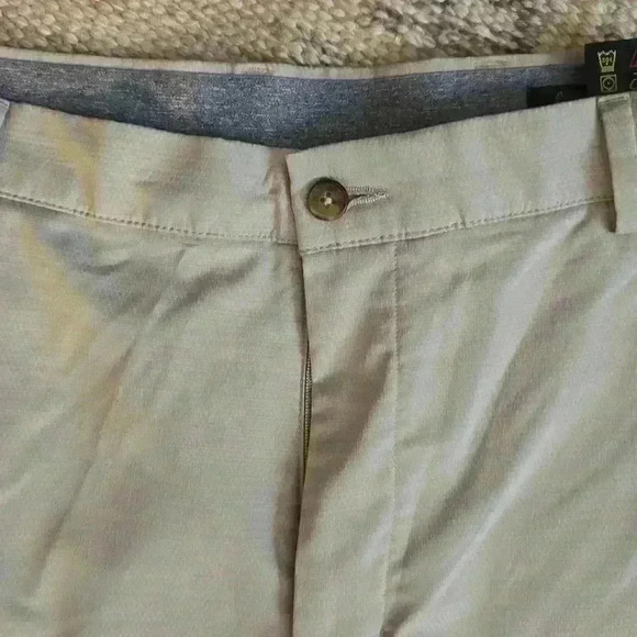 Khaki Greg Norman Short - Picture 4 of 6